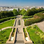 Classic Parisian 2 Bedroom Flat In Paris 10